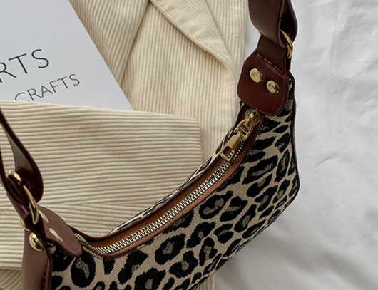 Bolso Cuadrado Retro con Estampado Asimétrico - Image 7
