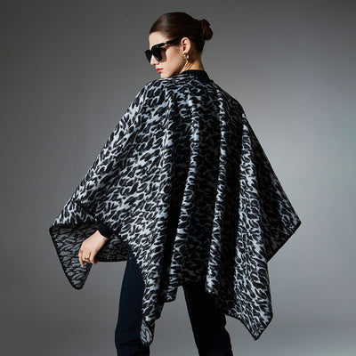 Chal Cruzado Estampado Leopardo Negro - Versátil para Primavera, Otoño e Invierno - Image 3