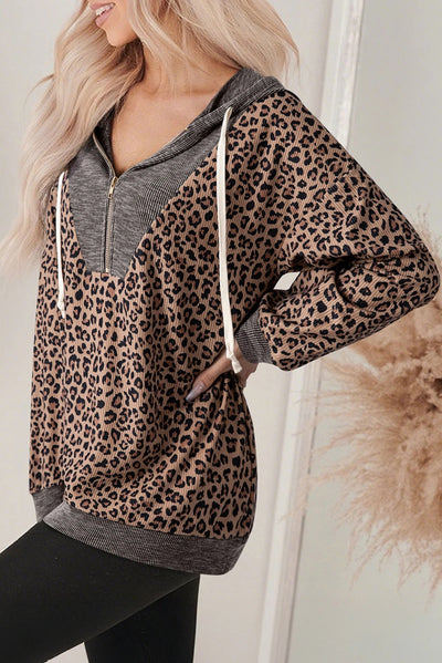 Sudadera Hoodie Khaki con Estampado Leopardo y Cuello Contrastante - Image 4