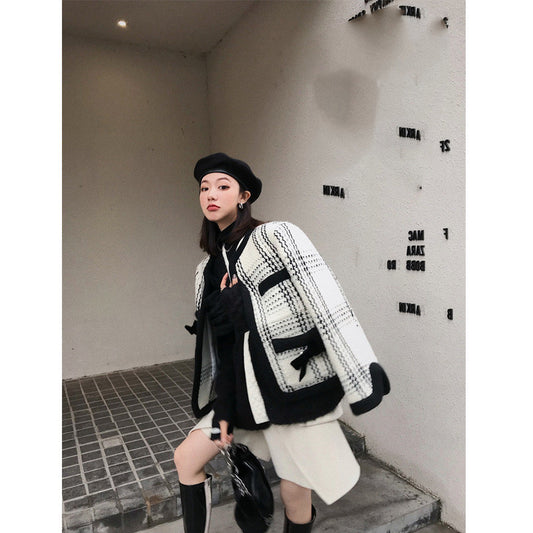 Blazer de Lana con Detalle de Moño y Contraste en Seda Negra