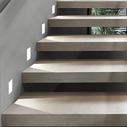 Escalera Minimalista de Hotel con Iluminación LED Integrada - Image 2