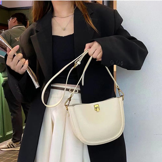 Bolso Mensajero de Cuero para Mujer - Diseño Minimalista y Versátil - Image 3