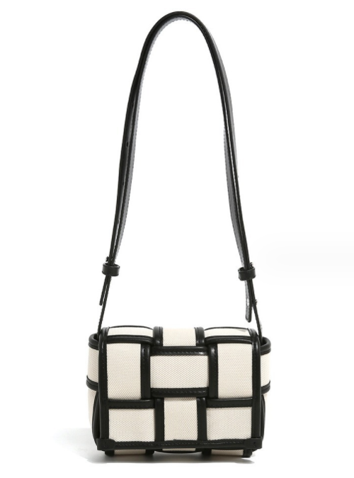 Bolsa de Lona Blanca y Negra con Contraste Elegante - Image 5