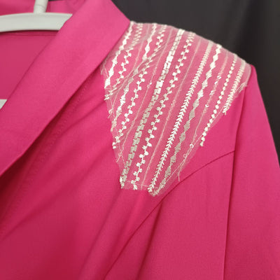 Vestido Rojo Rosado con Escote Profundo V y Cintura Alta - Image 17
