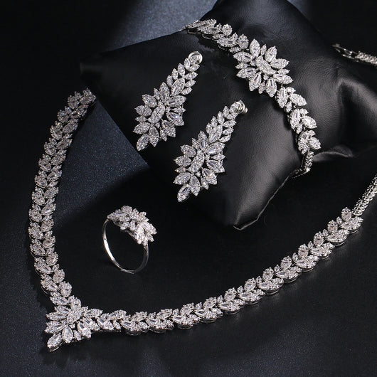 Conjunto de Aretes de Novia con Circonita y Borla Elegante - Image 12