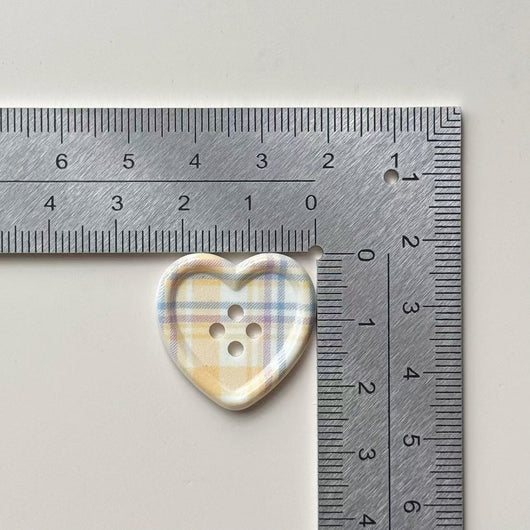 Botón Decorativo de Corazón a Cuadros - Image 6