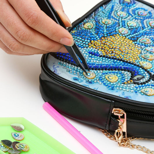 Bolso de Hombro Artesanal Mandala Pavo Real con Diamantes - Image 7