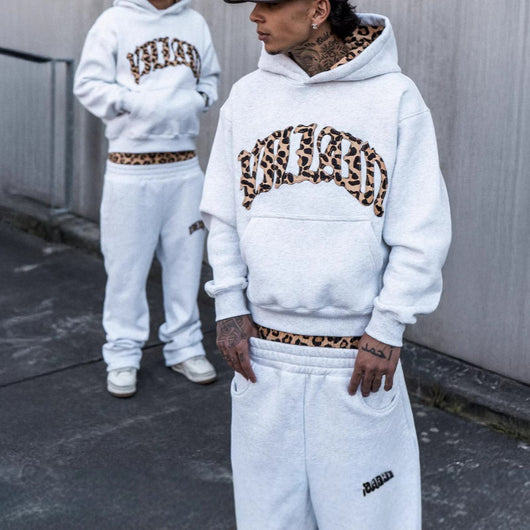 Sudadera Unisex con Estampado de Leopardo y Bordado de Letras - Estilo Casual Urbano