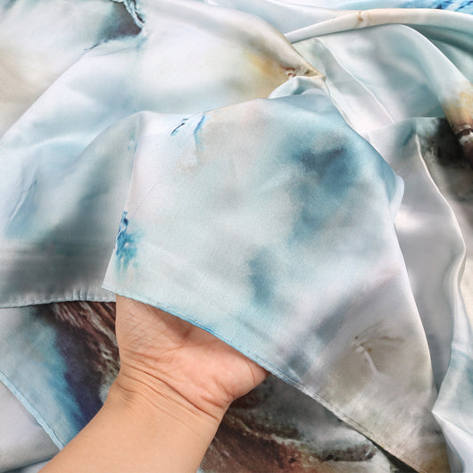 Pañuelo de Seda Estampado Mármol Étnico Premium - Image 3