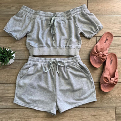 Conjunto Dos Piezas con Corbata en Cuello y Shorts - Image 4