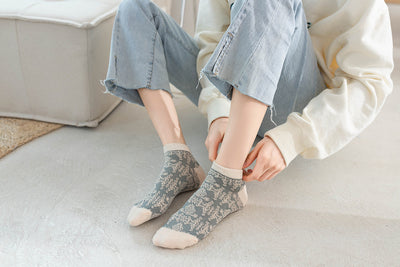 Calcetines de Malla Jacquard Ultrafinos para Mujer - Estilo Retro Ins - Image 14