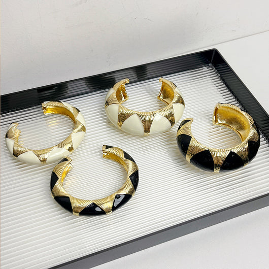 Pulsera Ovalada Retro Francesa Esmaltada Negro Oro con Técnica de Óleo Artístico - Image 4