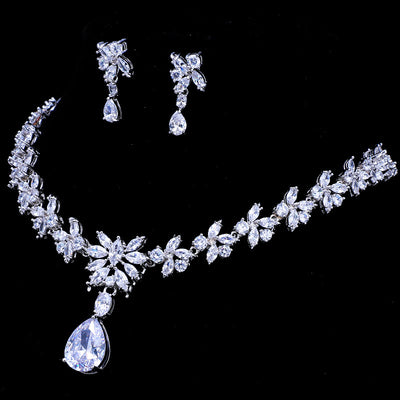 Conjunto de Collar y Aretes de Circón Brillante - Image 8