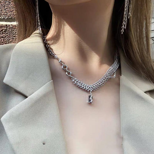 Collar Multicapa de Rubí con Borlas - Diseño Elegante y Versátil