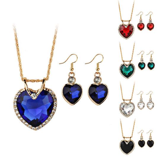 Aretes y Collar de Circonita en Forma de Corazón - Image 10