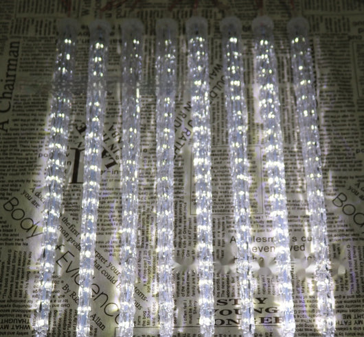 Lámpara Solar Navideña con Luces LED en Forma de Cono de Hielo - Image 10
