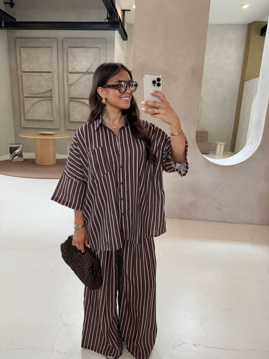 Traje de Pantalón Ancho y Camisa a Rayas - Image 8