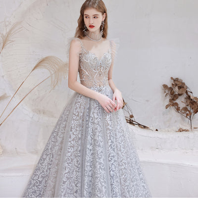 Vestido de Novia Gris Elegante con Cuello Alto - Corte Slim Cintura Media - Image 6