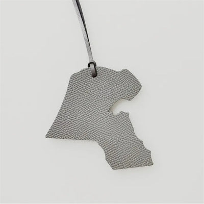 Colgante de Bolso en Forma de Mapa de Cuero - Image 13