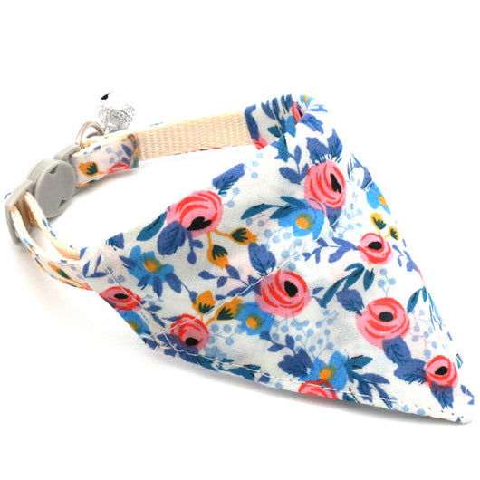 Pañoleta Triangular Floral para Mascotas Talla Pequeña - Image 3