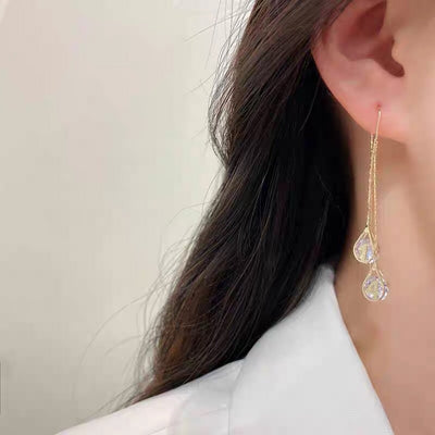 Aretes Colgantes de Circonita con Diseño de Gotas de Agua - Image 3