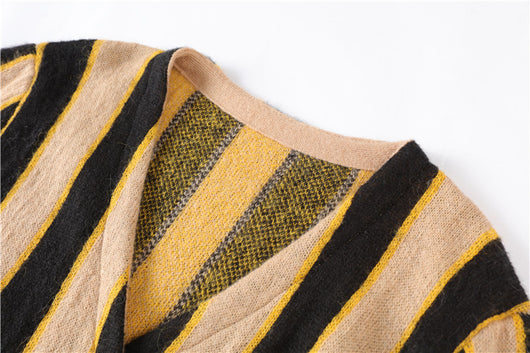 Cardigan Tejido de Rayas Verticales Holgado y Cómodo - Image 8