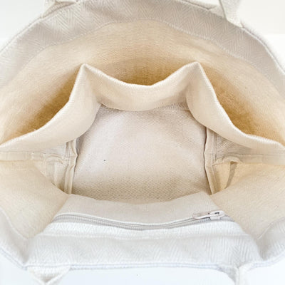 Bolsa Maternal Canvas Go Out Blanca con Compartimentos Interiores para Mamá y Bebé - Image 6