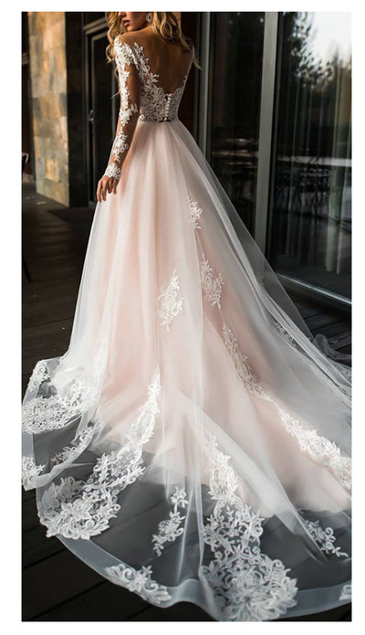 Vestido de Novia Manga Larga con Encaje Ajustado y Cola - Image 12