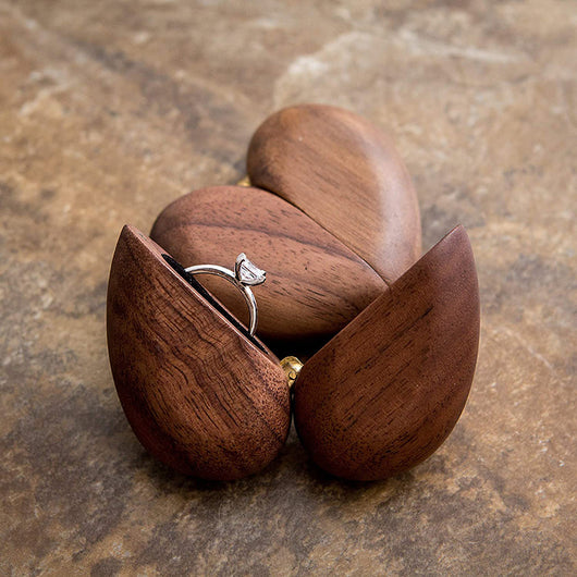 Caja Organizadora de Anillos en Forma de Corazón - Madera de Nogal Macizo - Image 13