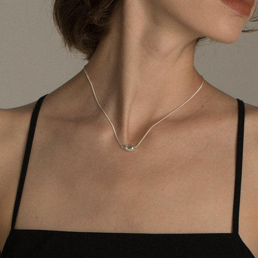 Collar Clásico de Oro con Dije Lingote Elegante y Versátil - Image 4