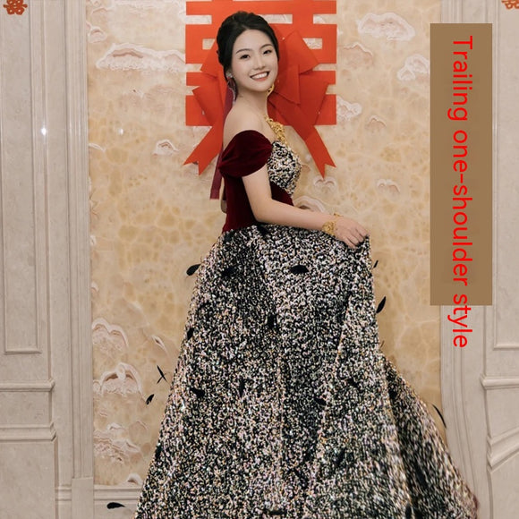 Vestido Ajustado de Lentejuelas con Elegancia Sofisticada