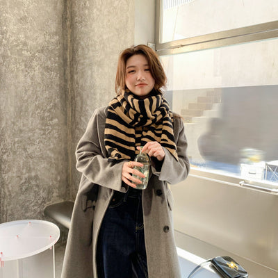 Bufanda Estampado Cebra para Mujer - Accesorio Invernal Elegante