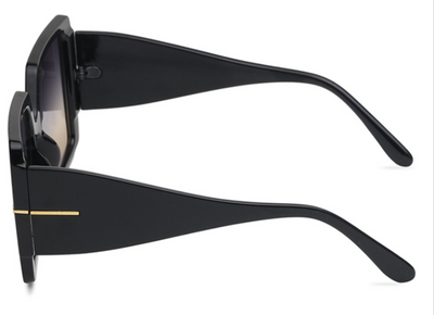 New ladies fashion personality black oversized square sunglasses with gradient lenses and gold-tone 'T' accents. - Image 14