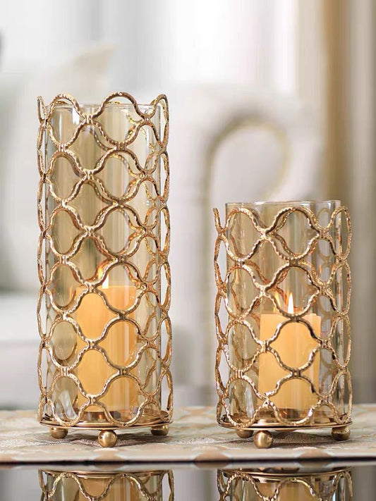 Jarrón de Cristal Calado con Detalles Dorados y Soporte Metálico - Image 2