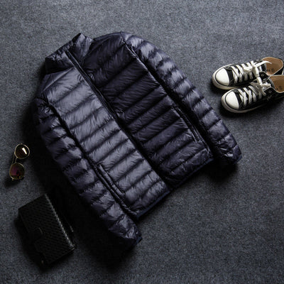 Chaqueta Acolchada Ultraligera con Capucha y Cuello Parado para Hombre - Image 9