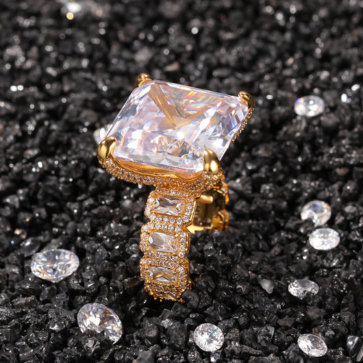 Anillo de Lujo Hip Hop Chapado en Oro con Zirconia Grande para Hombre - Image 14