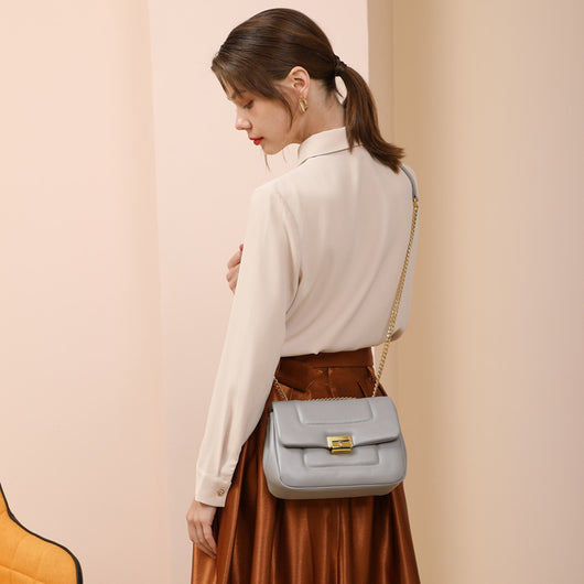 Bolso Bandolera de Cuero para Mujer - Diseño Moderno y Funcional - Image 3