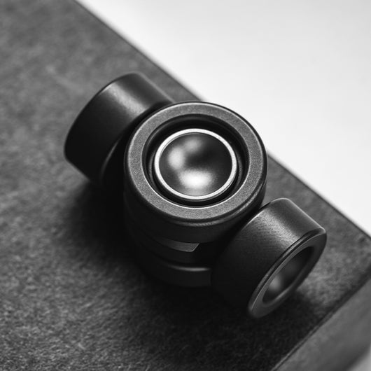 Giroscopio de Dedo Aleación Negra - Juguete Antiestrés de Tecnología Metal - Image 3