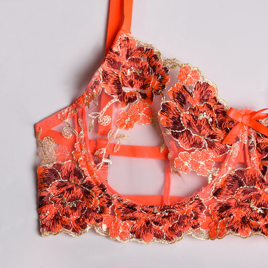 Conjunto de Lencería Bordada de Diseño Industrial para Mujer - Image 15