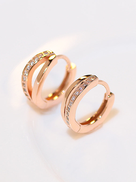 Aretes de Plata Esterlina con Acabado Dorado - Diseño Moderno y Versátil
