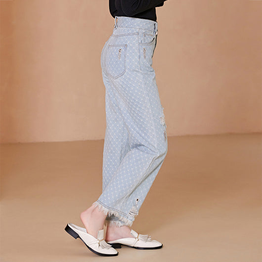 Pantalones Casuales con Cadena y Bajo Deshilachado - Image 4