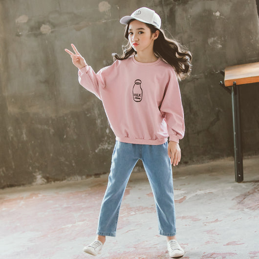 Conjunto Infantil Estilo Western: Top Estampado Cerveza y Jeans - Image 4