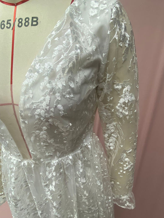 Vestido de Novia Elegante con Mangas de Encaje para Cena y Eventos - Image 16