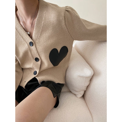 Cardigan Tejido Cuello V con Detalles en Contraste y Etiqueta Love - Image 13