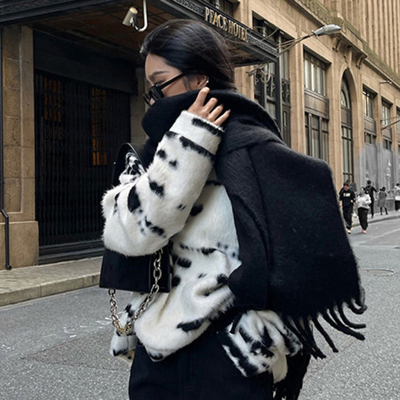 Bufanda Rectangular Suave y Cálida con Borlas