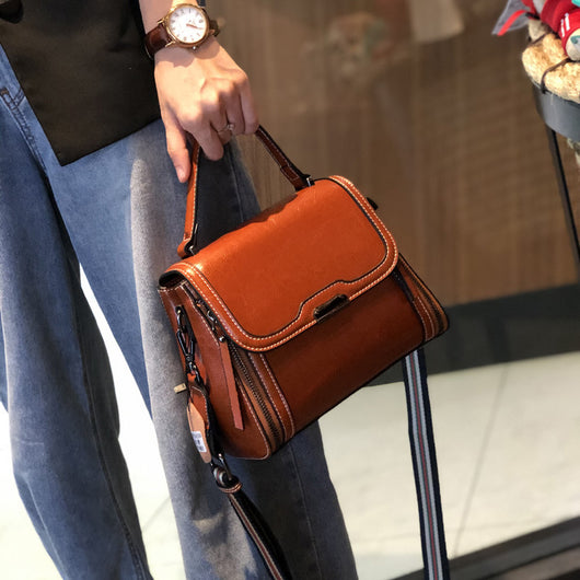 Bolso Mensajero de Cuero para Mujer - Gran Capacidad y Estilo Minimalista - Image 20