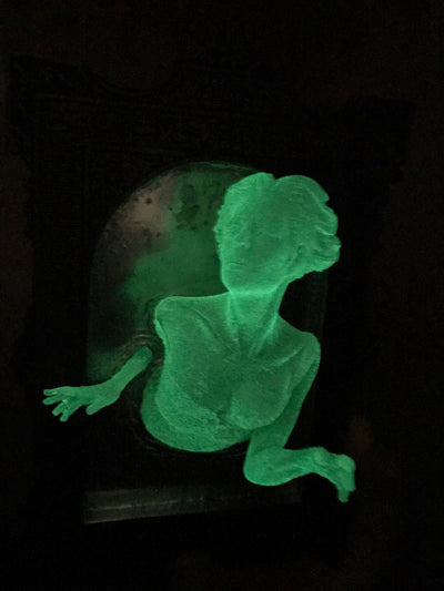 Espejo Luminoso Ghost Resin con Cruz - Decoración Brillante de Pared - Image 15