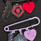 Broche de Seguridad K-POP DEMON HUNTERS - Amuleto Coleccionable