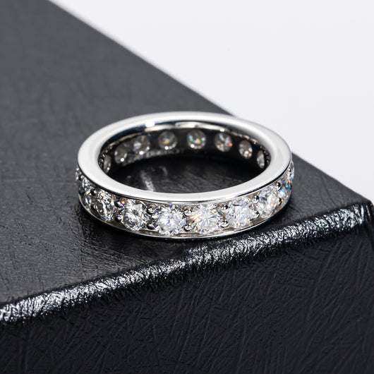 Anillo de Moissanita para Mujer Plata 925 con Diamantes en Línea Simple - Image 12