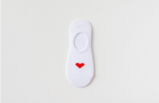 Calcetines Invisibles para Mujer con Diseño de Corazones y Suela Antideslizante de Silicona - Image 9